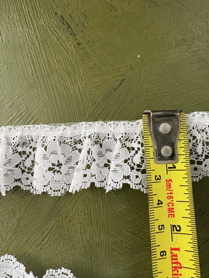 WHITE RUFFLE LACE TRIM - by the meter