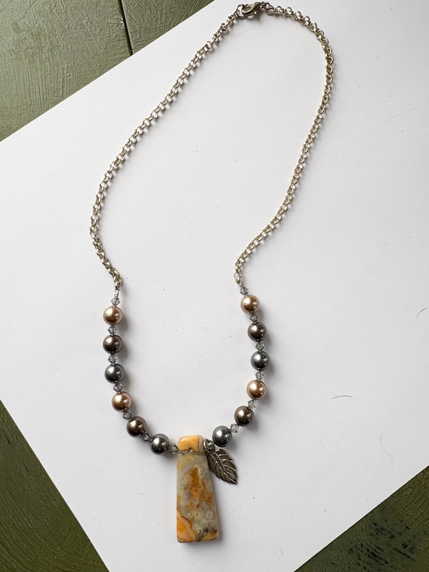 STONE PENDANT NECKLACE