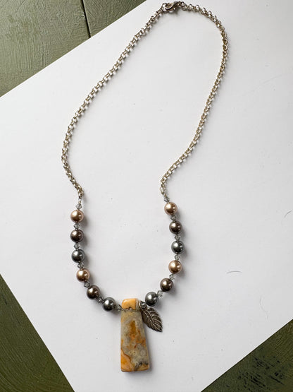 STONE PENDANT NECKLACE