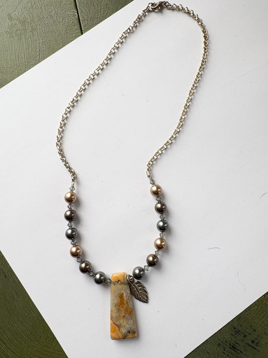 STONE PENDANT NECKLACE