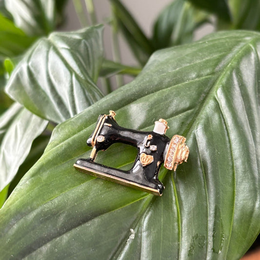 SEWING MACHINE PIN