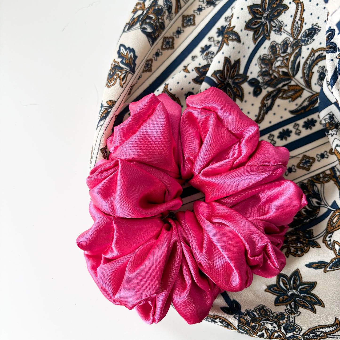 MAGENTA SATIN SCRUNCHIE