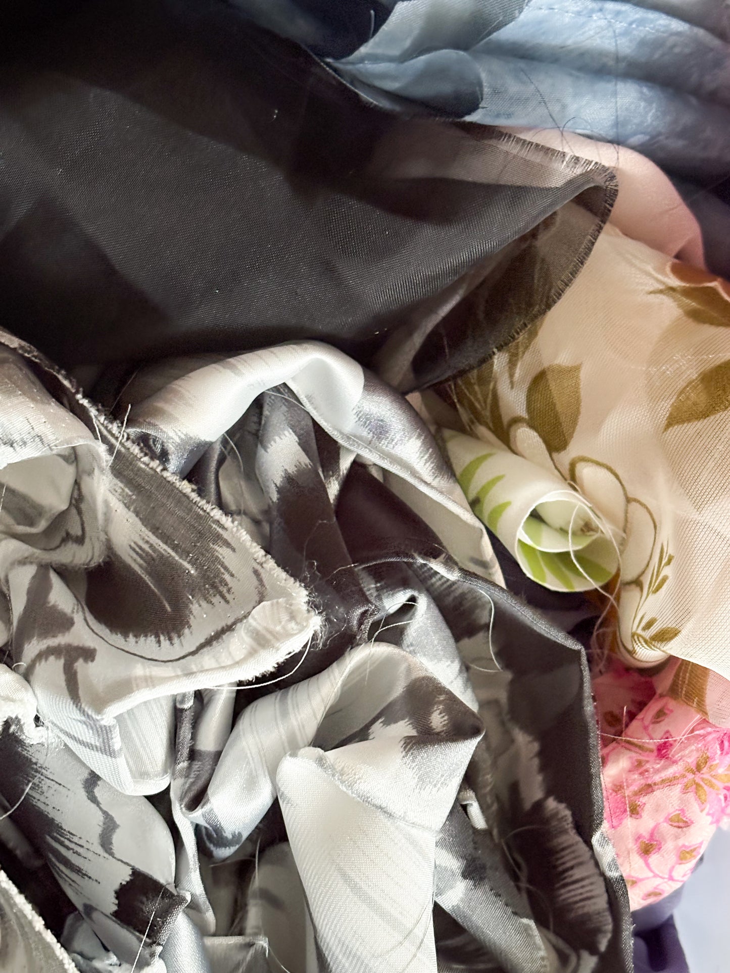 FREE FABRIC SCRAPS