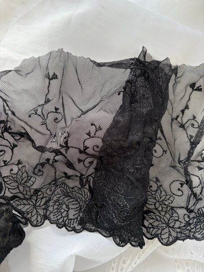 BLACK LACE TRIM - 7" x 28"