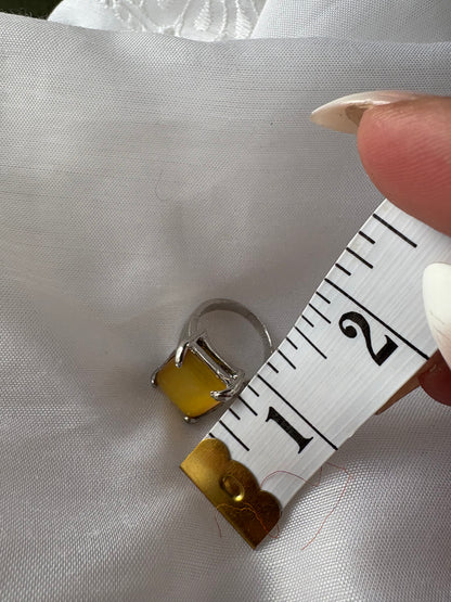 GOLDEN STONE RING - SZ. 8.5