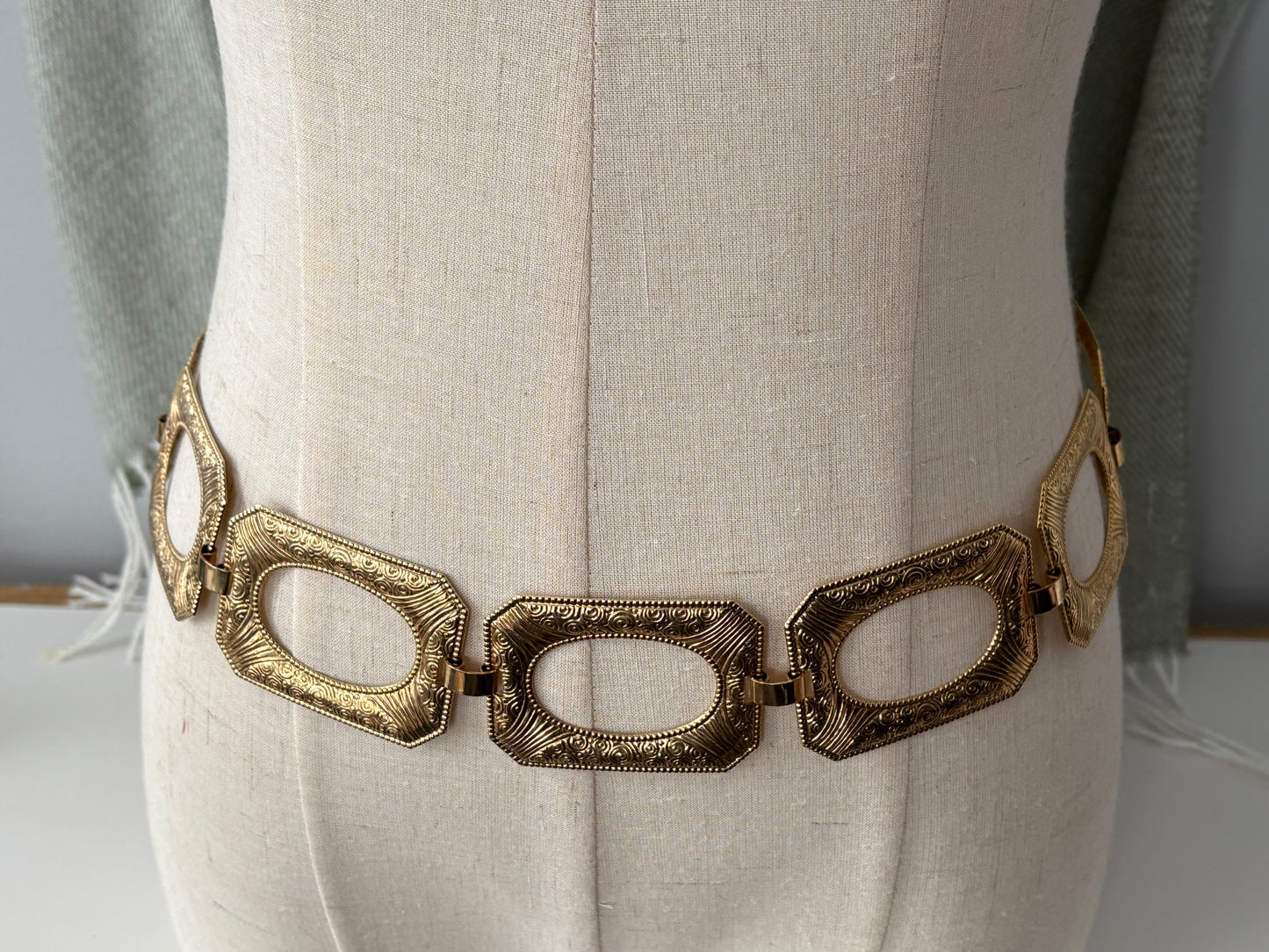 GOLD TONE BELT
