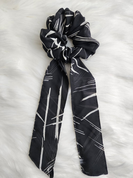 BLACK ABSTRACT BOW SCRUNCHIE