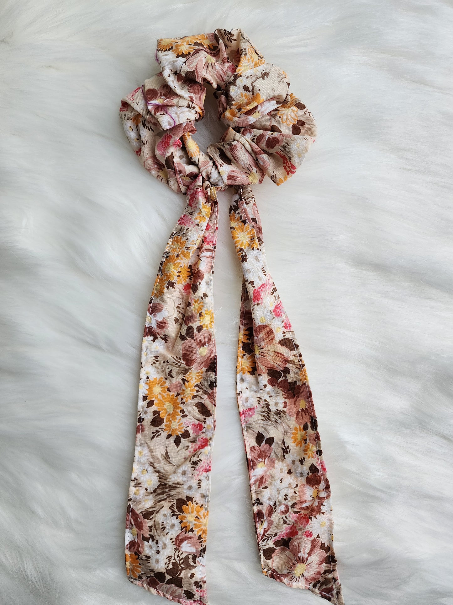 WILDFLOWER FLORAL BOW SCRUNCHIE