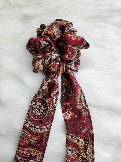 BURGUNDY PAISLEY BOW SCRUNCHIE