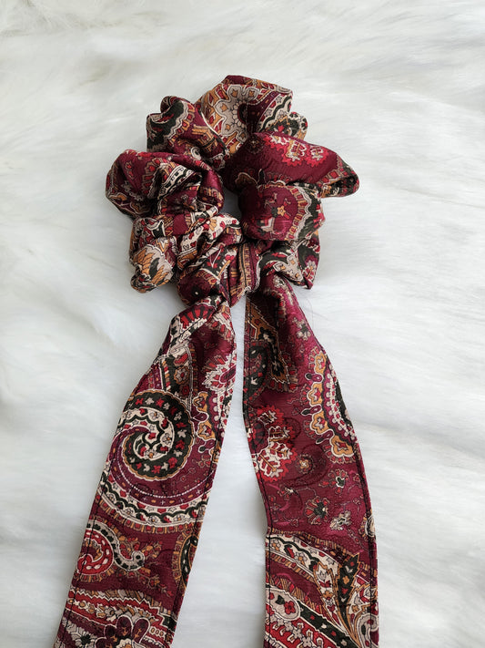 BURGUNDY PAISLEY BOW SCRUNCHIE